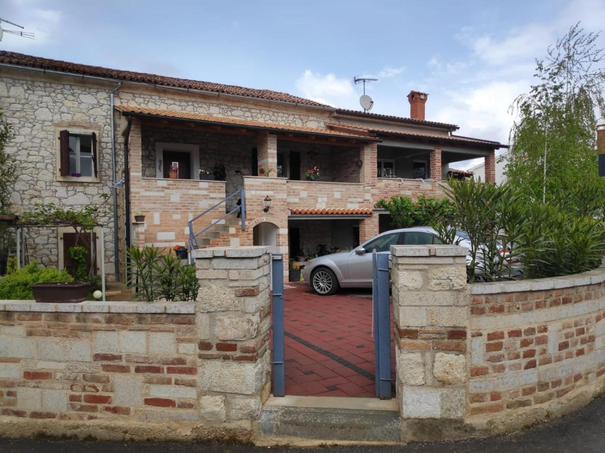 Apartmani Memic 100 M Do Plaze, Apartments Memic Only 100M From Beach Poreč Exteriör bild