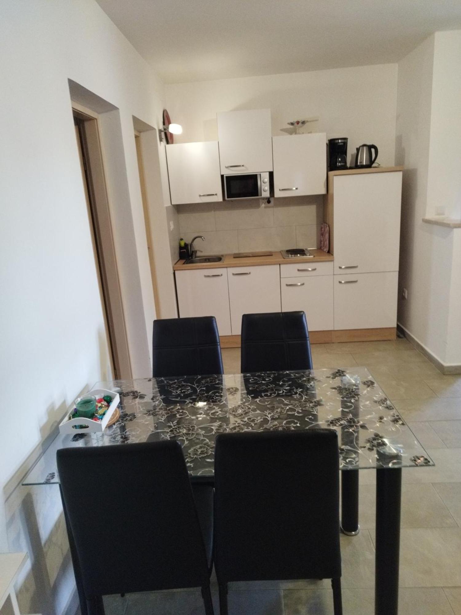 Apartmani Memic 100 M Do Plaze, Apartments Memic Only 100M From Beach Poreč Exteriör bild