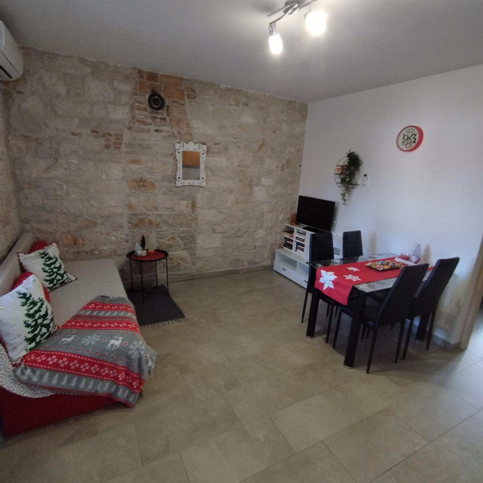 Apartmani Memic 100 M Do Plaze, Apartments Memic Only 100M From Beach Poreč Exteriör bild