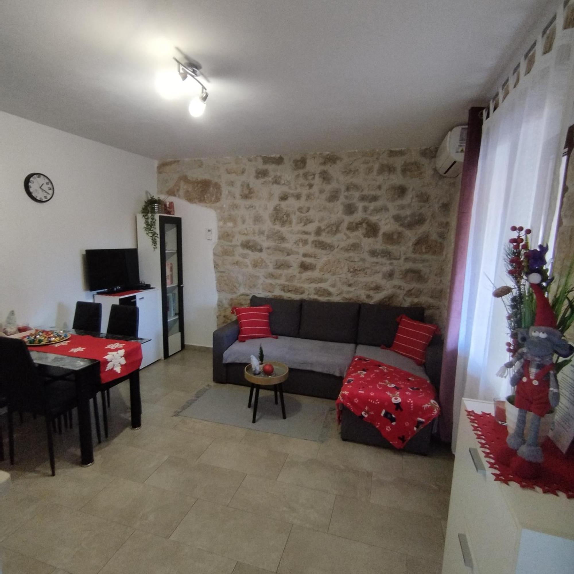 Apartmani Memic 100 M Do Plaze, Apartments Memic Only 100M From Beach Poreč Exteriör bild