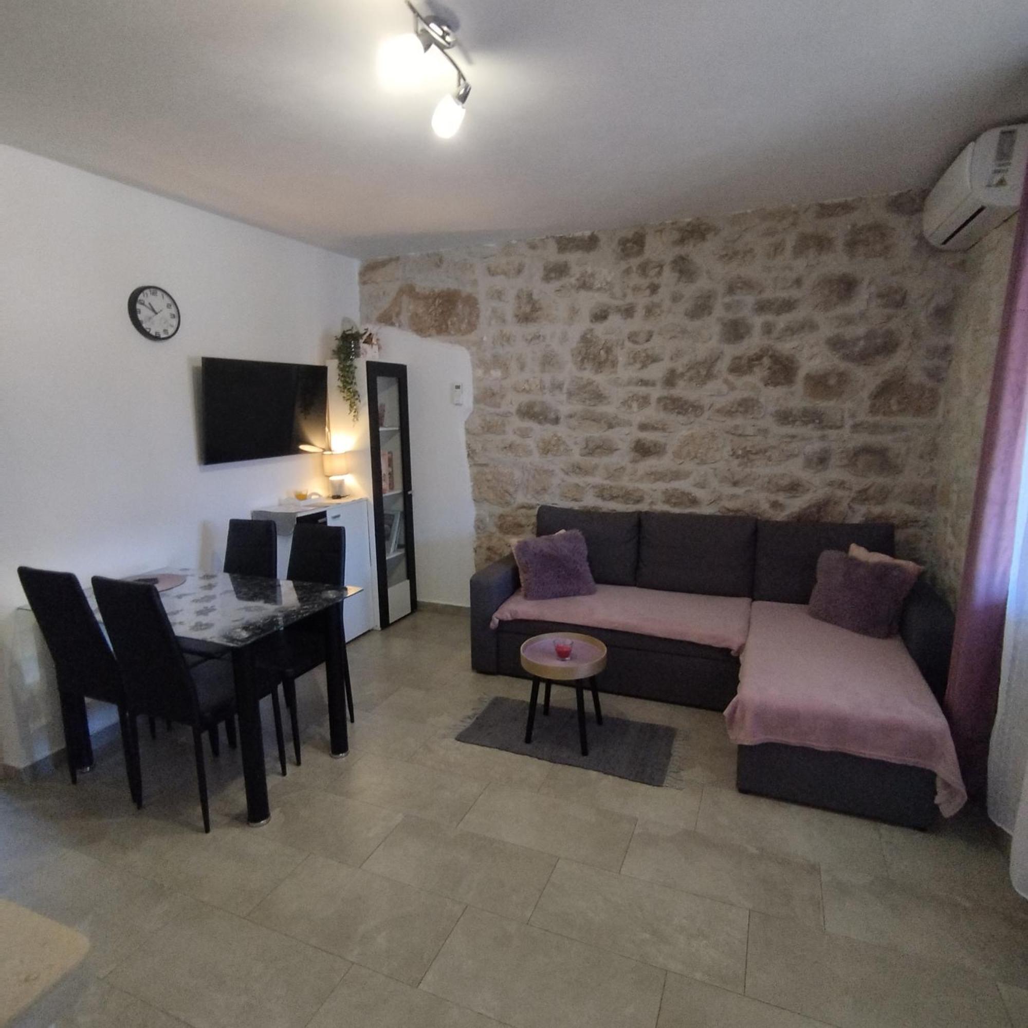 Apartmani Memic 100 M Do Plaze, Apartments Memic Only 100M From Beach Poreč Exteriör bild