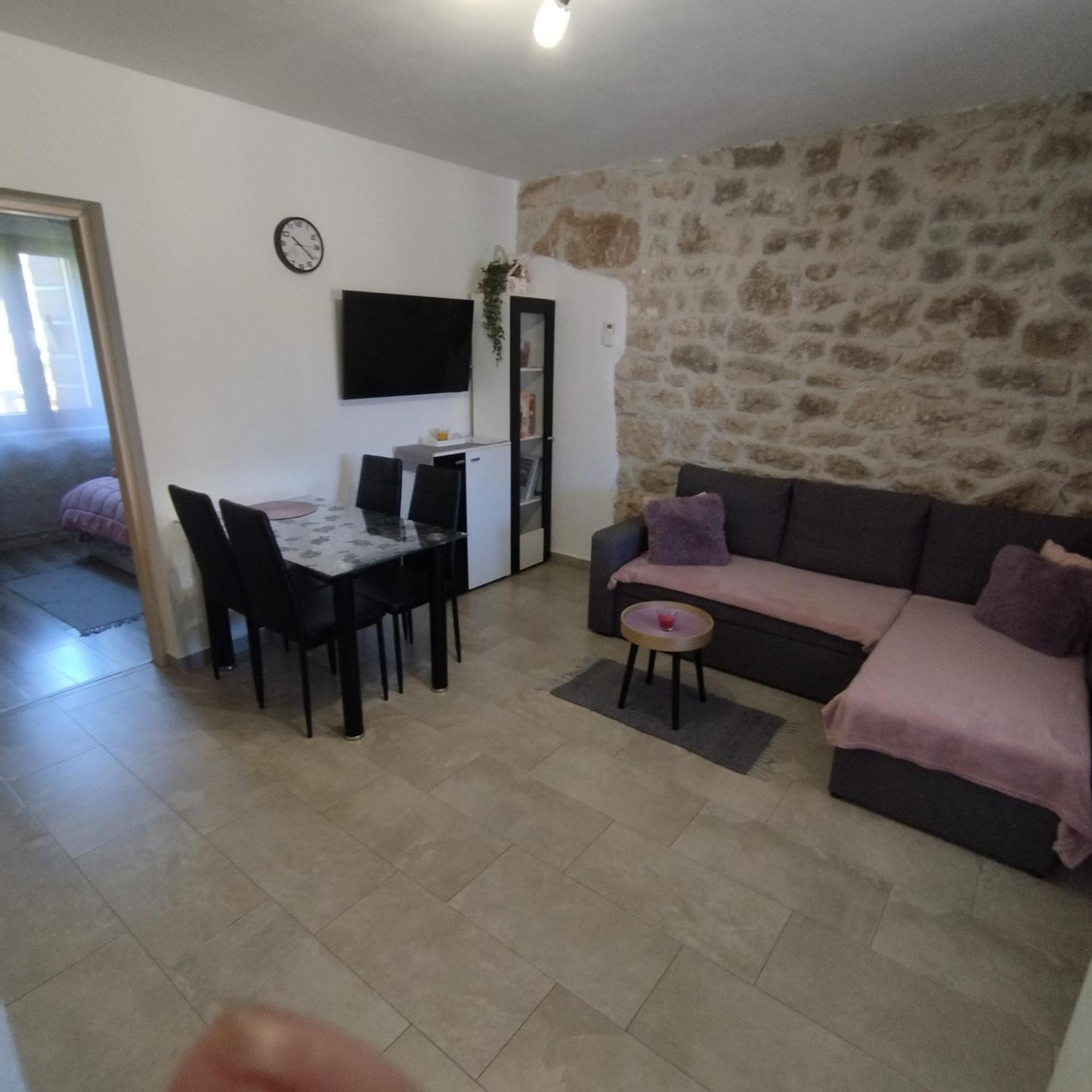 Apartmani Memic 100 M Do Plaze, Apartments Memic Only 100M From Beach Poreč Exteriör bild